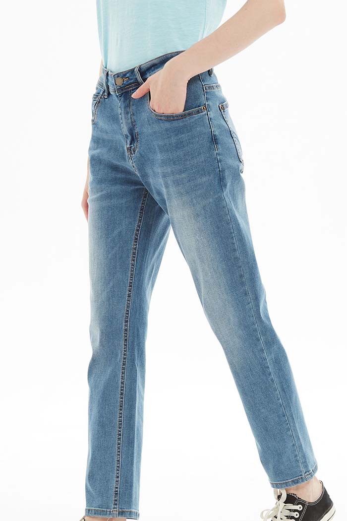 بنطلون جينز ازرق نسائي